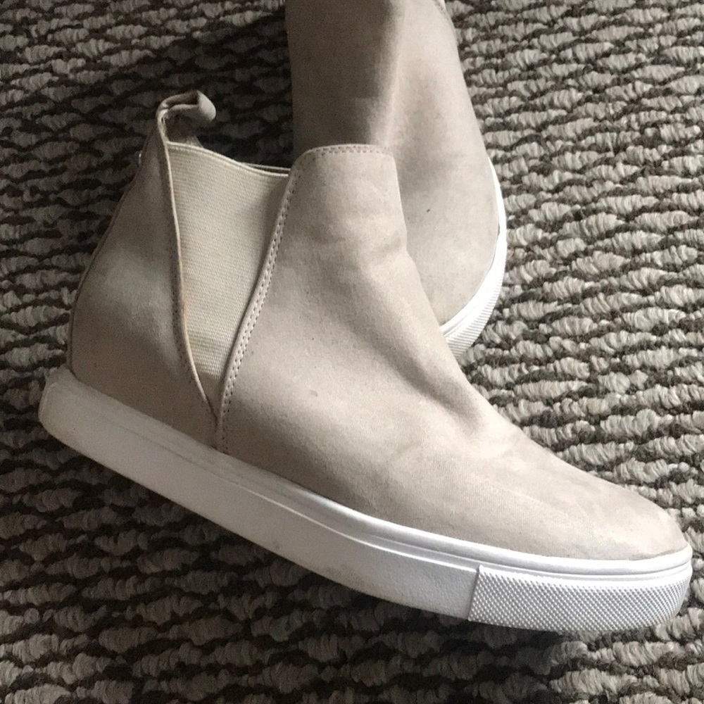 STEVE MADDEN Suede Ankle Boots!